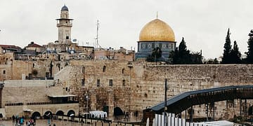 خبراء دوليون يحذرون من نزع “الطابع الفلسطيني” عن القدس بشكل لا رجعة فيه   