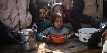 شاحنة وقود أممية تتعرض للقصف في غزة، واستمرار عنف المستوطنين في الضفة الغربية