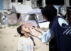 وكالات أممية ودولية تدعو إسرائيل إلى إلغاء شرط يقيد عمل المنظمات الدولية في غزة والضفة الغربية