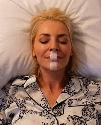 شريط لاصق على الفم لإنقاص الوزن أبرز تريندات السوشيال ميديا.. اعرف خطورته