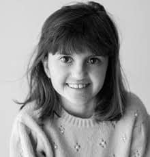 وفاة مراهقة إيطالية بعد معاناتها من مرض نادر جعلها محاصرة فى جسد طفلة