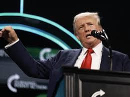 ترامب يطالب إدارة الجامعات الأمريكية بقوائم الطلاب داعمى غزة.. تفاصيل