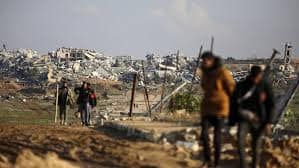 حماس: الإفراج عن 3 محتجزين يضع الاحتلال أمام مسؤولية الالتزام باتفاق وقف إطلاق النار