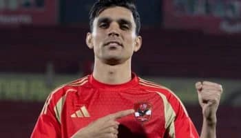 أشرف بن شرقى يستمتع بالتدريب فى التتش لأول مرة