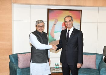  وزير الاتصالات يبحث  سبل التعاون بين مصر والهند فى مجالات البنية المعلوماتية الدولية