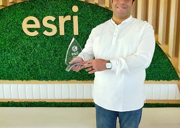 كاد ماسترز توقع شراكة وشركة إزري العالمية فى نشر نظم المعلومات الجغرافية لدعم آليات البناء الذكى