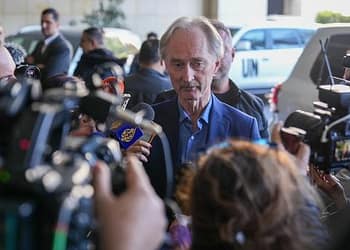 المبعوث الأممي إلى سوريا يواصل لقاءاته مع السلطات ومختلف المجموعات