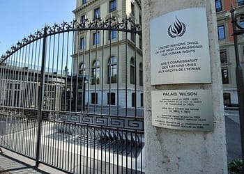 مكتب حقوق الإنسان: صور الرهائن والمعتقلين المفرج عنهم مؤلمة وتعكس ظروف احتجاز قاسية