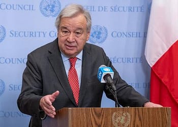 غوتيريش يحمل 3 أولويات إلى قمة الجامعة العربية حول إعمار غزة ويؤكد أهمية حل الدولتين