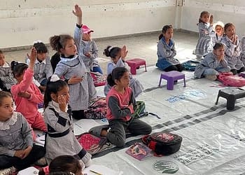 “التعليم ليس موضع تفاوض”، الأونروا توفر فرص التعليم لعشرات آلاف الطلاب في غزة