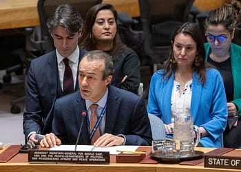 مسؤول أممي يدعو إلى الإفراج الفوري عن الرهائن ويحذر من عواقب استئناف القتال في غزة