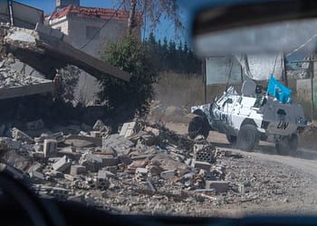 لبنان – مجموعة بزي مدني تعتدي على دورية لليونيفيل وتلحق أضرارا بمركباتها