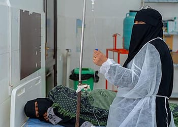 اليمن – المنظمة الدولية للهجرة تقدم إمدادات طبية عاجلة لدعم النظام الصحي