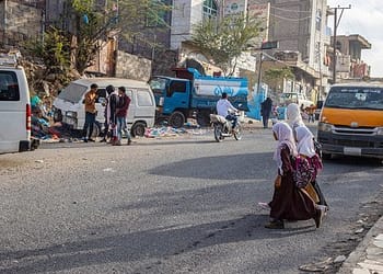 اليمن – لأول مرة منذ قرابة عقد، سلطتا المياه في تعز تتفقان على التعاون عبر خطوط التماس