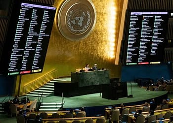 بعد رفض منح تأشيرات دخول الولايات المتحدة لممثلي فلسطين، الجمعية العامة تعتمد قرارا بشأن مشاركتها عن بُعد