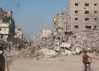 مفوض حقوق الإنسان: تقارير مقتل أكثر من 100 فلسطيني في غزة في غارات إسرائيلية، “مروعة”