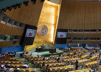 الجمعية العامة تبحث استخدام الفيتو ضد مشروع قرار بشأن غزة، وسفراء يرحبون بخطة جديدة للسلام