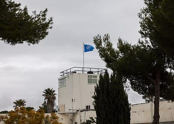 “سابقة خطيرة”: اقتحام مجمع الأونروا في القدس وإنزال علم الأمم المتحدة