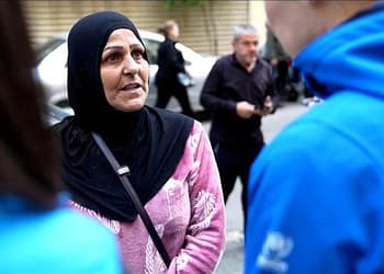 نازحون في لبنان يقطعون رحلات نزوح “طويلة وصعبة” بسبب التصعيد