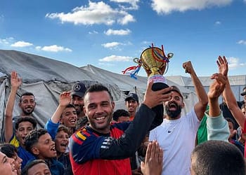 بطولة كرة قدم في غزة – مساحة نادرة للفرح تُكلل بالكأس