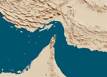 توتر في مضيق هرمز وتحذيرات أممية للسفن وسط تضارب الأنباء الأمنية