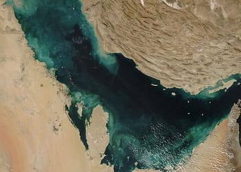 هاتفيا، الأمين العام ووزير الخارجية الأمريكي يبحثان الوضع في مضيق هرمز