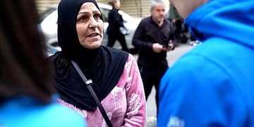 نازحون في لبنان يقطعون رحلات نزوح “طويلة وصعبة” بسبب التصعيد