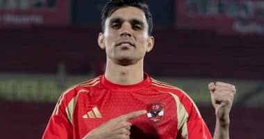 أشرف بن شرقى يستمتع بالتدريب فى التتش لأول مرة