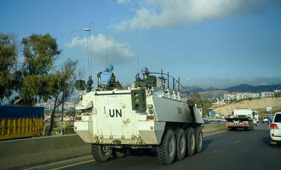 الأمم المتحدة تدين هجوما على قافلة تابعة لليونيفيل قرب مطار بيروت وإصابة نائب قائد القوات
