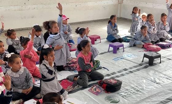 “التعليم ليس موضع تفاوض”، الأونروا توفر فرص التعليم لعشرات آلاف الطلاب في غزة