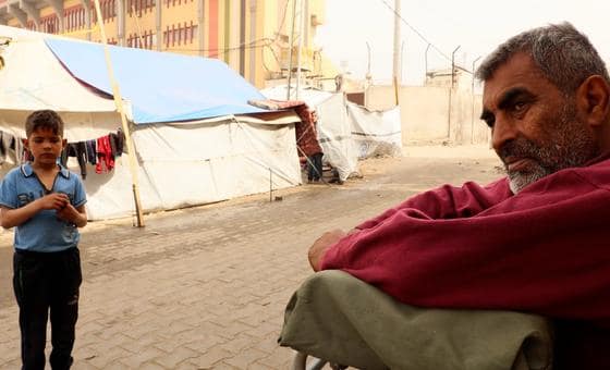 “نحاول البقاء على قيد الحياة”، معاناة يومية للنازحين في غزة في ظل إغلاق المعابر وندرة المساعدات