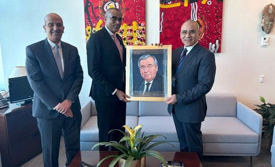 “نجوم في السماء”: الفنان المصري عمرو فهمي ورسالة سلام من الأمم المتحدة