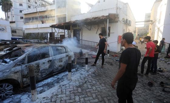 غزة: الأمم المتحدة تبدي القلق بشأن القصف الإسرائيلي للمستشفى الأهلى وتدعو لاستئناف المساعدات