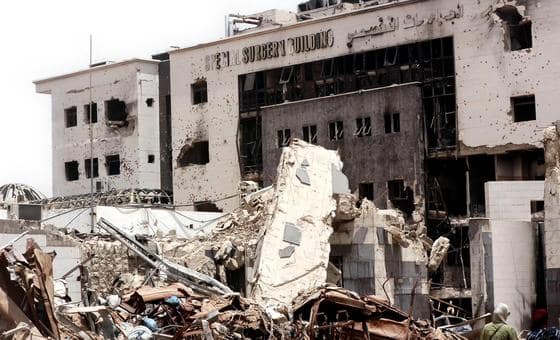 غزة – المرافق الصحية مهددة بسبب تصاعد الأعمال العدائية وأوامر الإخلاء، ونهب 15 شاحنة مساعدات