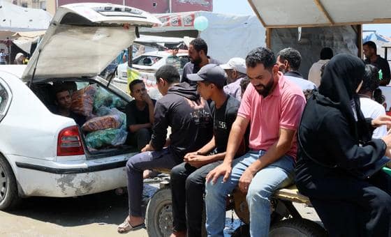 “مواصلات غير آمنة ووقود باهظ وشحيح”، سكان غزة يواجهون مشقة التنقل