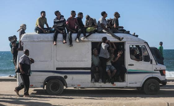 عائلات تعود لبيوتها في غزة رغم الدمار، وتزايد التهجير وخطوات الضم في الضفة الغربية