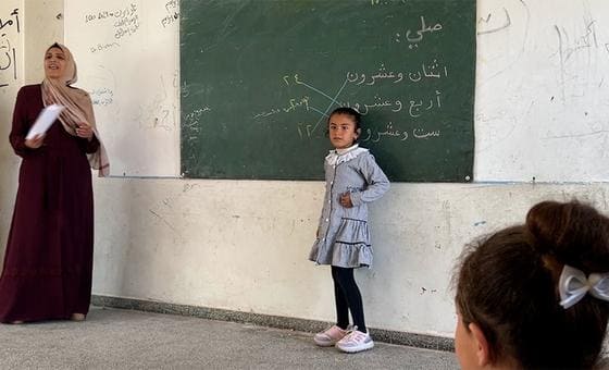 الأونروا توسع برنامجها التعليمي في غزة: مئات آلاف الطلاب استأنفوا الدراسة