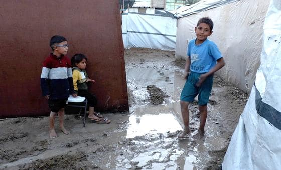 غزة في مواجهة الشتاء: خيام غارقة ومعاناة متفاقمة للنازحين وسط نقص المساعدات