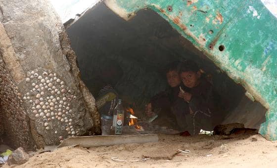 غزة – غالبية الأسر التي تعيلها نساء بحاجة ماسة إلى دعم في مجال المأوى مع اشتداد البرد