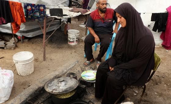 “لا تتركونا نعاني مجددا”: نداء سيدة من غزة في ظل انهيار الخدمات وتفاقم المخاطر