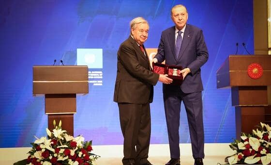 الأمين العام يحذر من خطورة الوضع في الشرق الأوسط ويحث على وقف الأعمال العدائية، والعودة للتفاوض