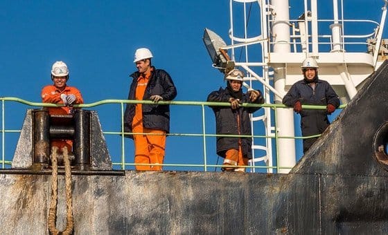 “لا سابقة لها”: 20 ألف بحار عالقون في منطقة الحرب بالشرق الأوسط