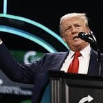 ترامب يطالب إدارة الجامعات الأمريكية بقوائم الطلاب داعمى غزة.. تفاصيل