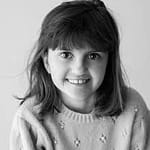 وفاة مراهقة إيطالية بعد معاناتها من مرض نادر جعلها محاصرة فى جسد طفلة