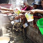 طوابير الجوع في غزة: معركة يومية من أجل رشفة من العدس