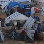 غزة – 570 ألف لتر وقود تدخل عبر كرم أبو سالم، والظروف المعيشية لا تزال مزرية في مواقع النزوح