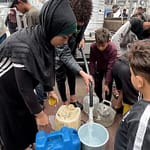 غزة – الأمم المتحدة وشركاؤها يدينون مقتل متعاقديْن مدنيين عند نقطة توزيع مياه