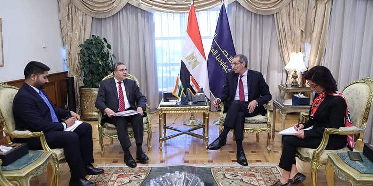  وزير الاتصالات يبحث مع سفير الهند بالقاهرة تعزيز التعاون بين مصر والهند فى مجال تكنولوجيا المعلومات