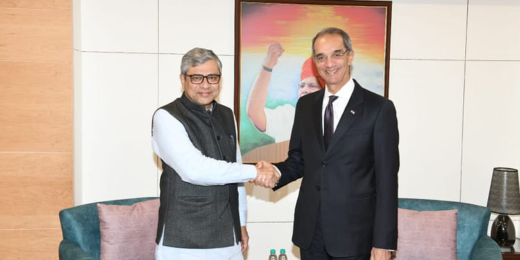  وزير الاتصالات يبحث  سبل التعاون بين مصر والهند فى مجالات البنية المعلوماتية الدولية