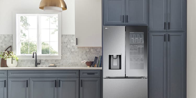 LG تقدم ثلاجة INSTAVIEW الفسيحة والأنيقة في معرض CES 2023